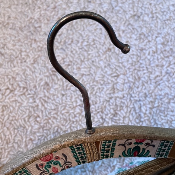 Vintage French (?) clothes hanger with pocket floral stripe - Picture 4 of 11